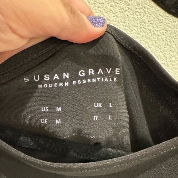 Susan Graver Elegant Black Short Sleeve Top liquid knit - Picture 3 of 4